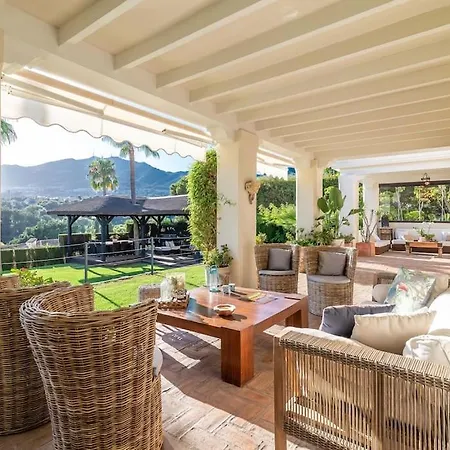 Ocean Views Luxury Next To *