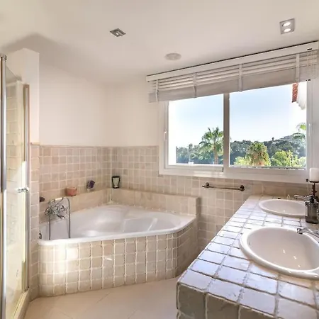 Villa Ocean Views Luxury Next To *