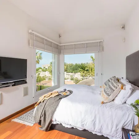 Ocean Views Luxury Next To * 贝纳尔马德纳